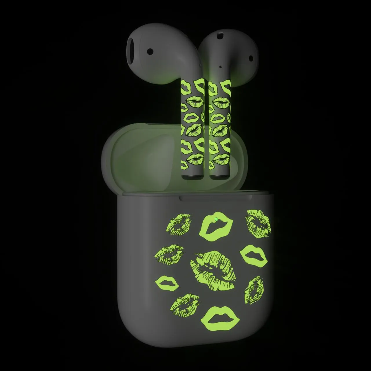 Next One ArtSkin naljepnica za AirPods (1. i 2. gen) - Glowing Lips — Next One ArtSkin naljepnica za AirPods (1. i 2. gen) - Glowing Lips