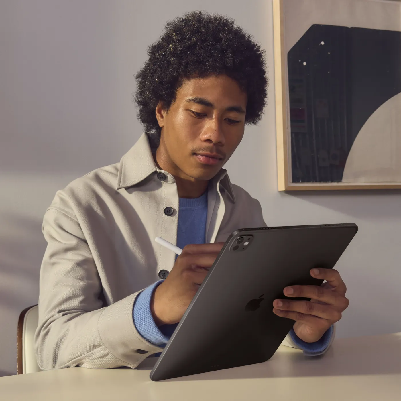 13-inch iPad Pro M4 — Noir sidéral · 256 Go · Wi-Fi · Verre standard