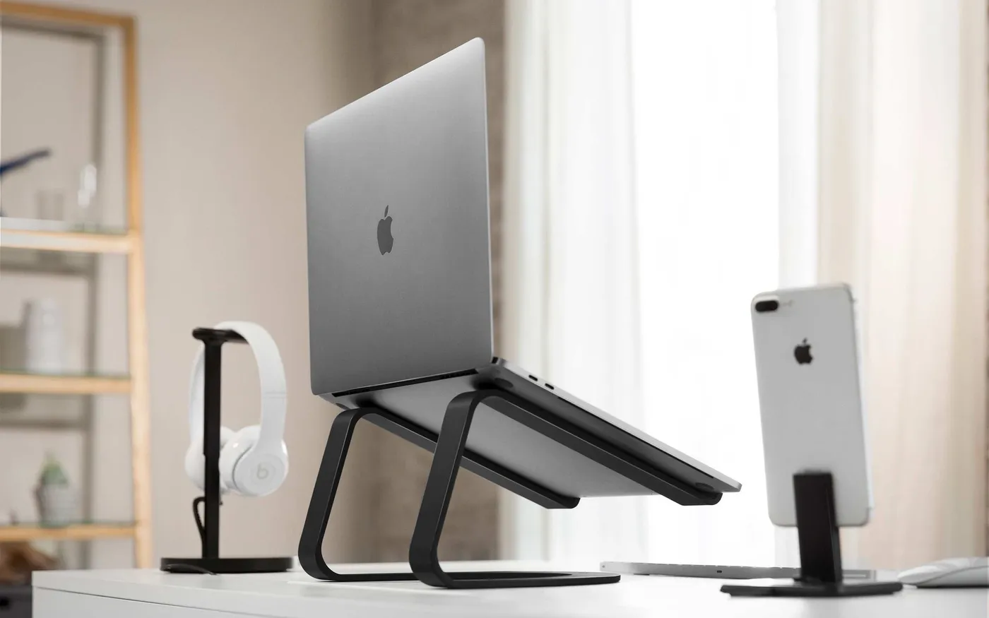 TwelveSouth Curve stalak za MacBook - crna — TwelveSouth Curve stalak za MacBook - crna